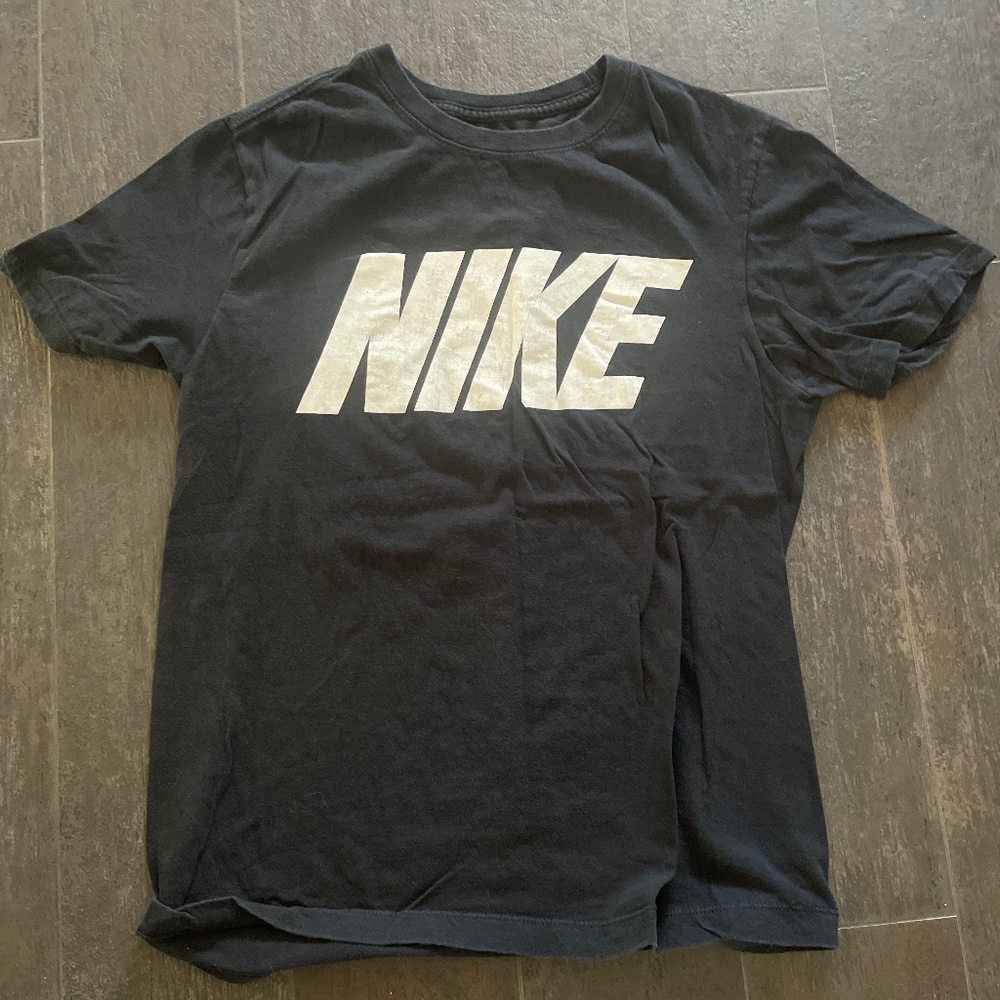 Nike tee